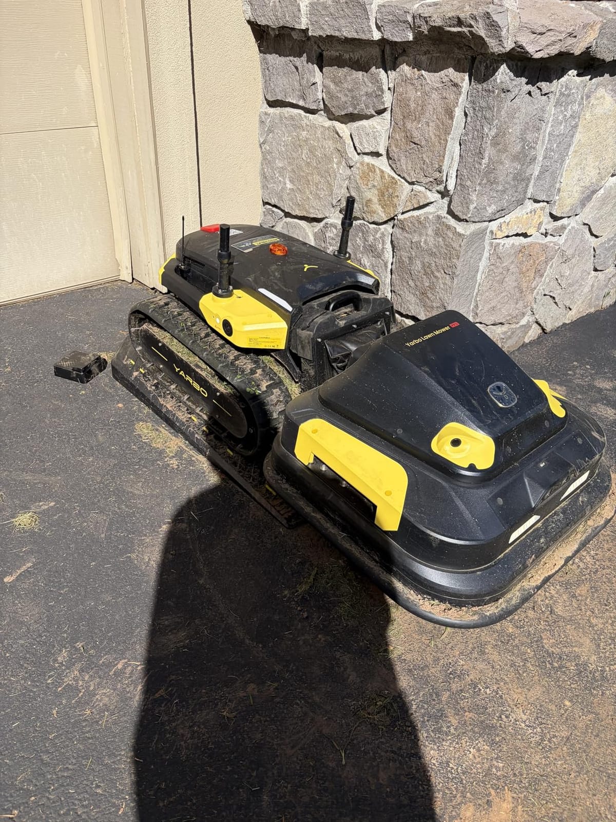 YARBO Robot Lawn Mower Pro, Wire-Free for 6 Acres, Four Seasons Yard Care customer photo 1