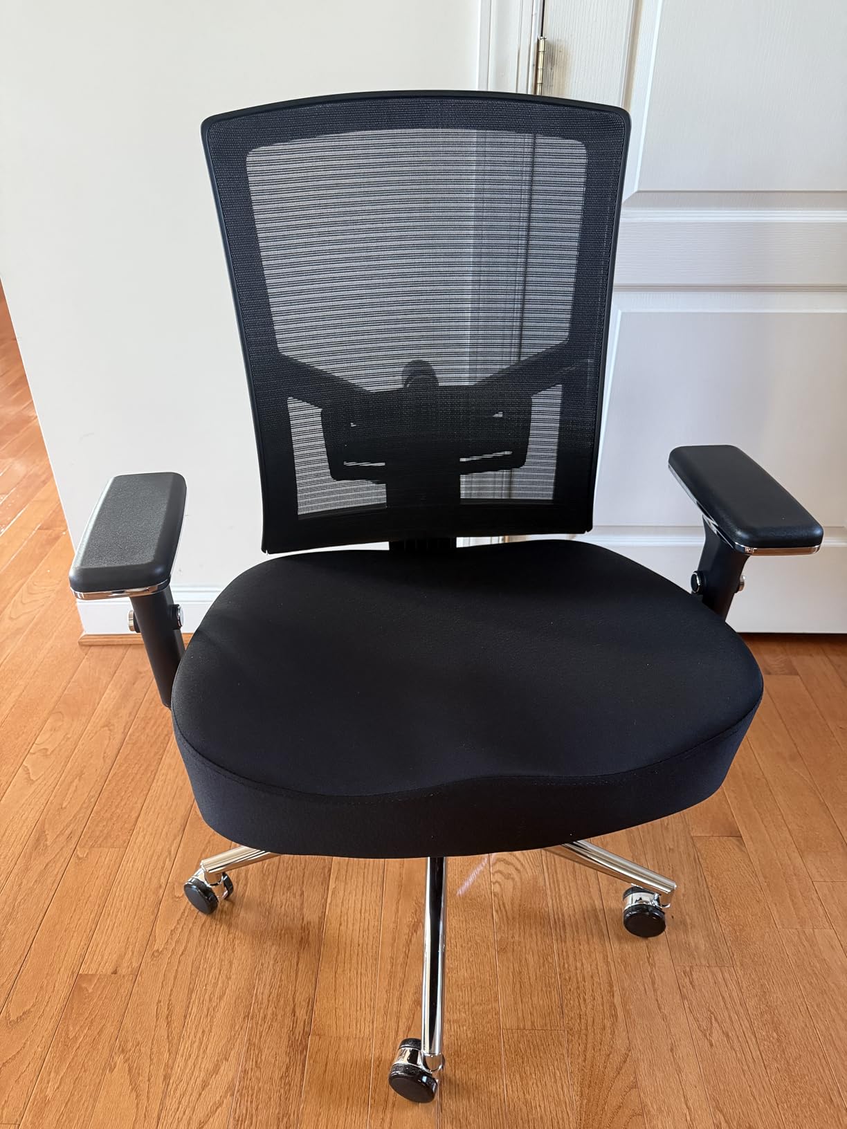Big and Tall Office Chair 700lbs with Ergonomic W Wide Thick Seat Cushion, Oversized Mesh Desk Chair with Adjustable Lumbar Support, Computer Chair with Upgraded 4D Armrests customer photo 1