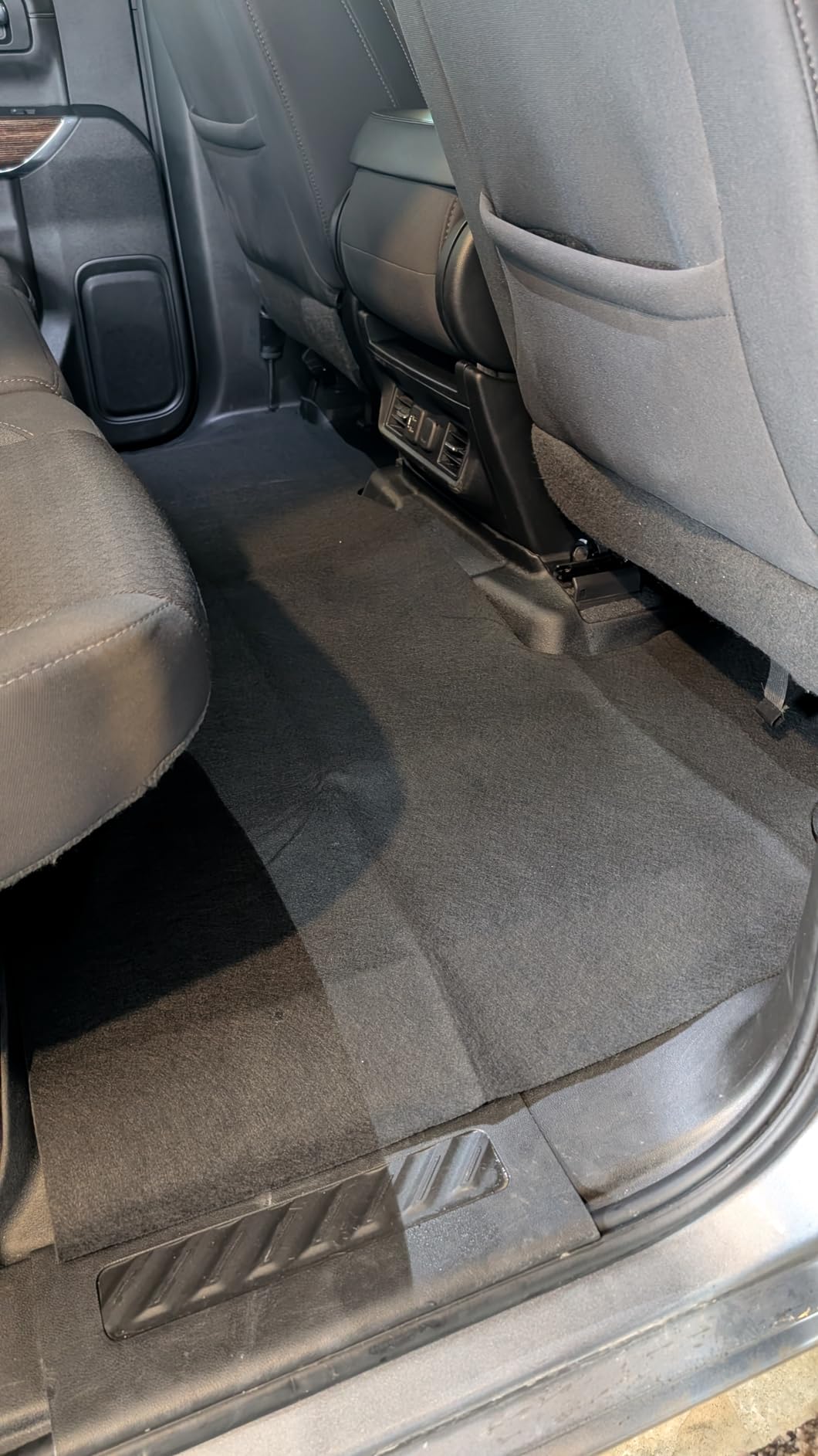 Heavy-Duty Garage Floor Mat 17' x 7'4
