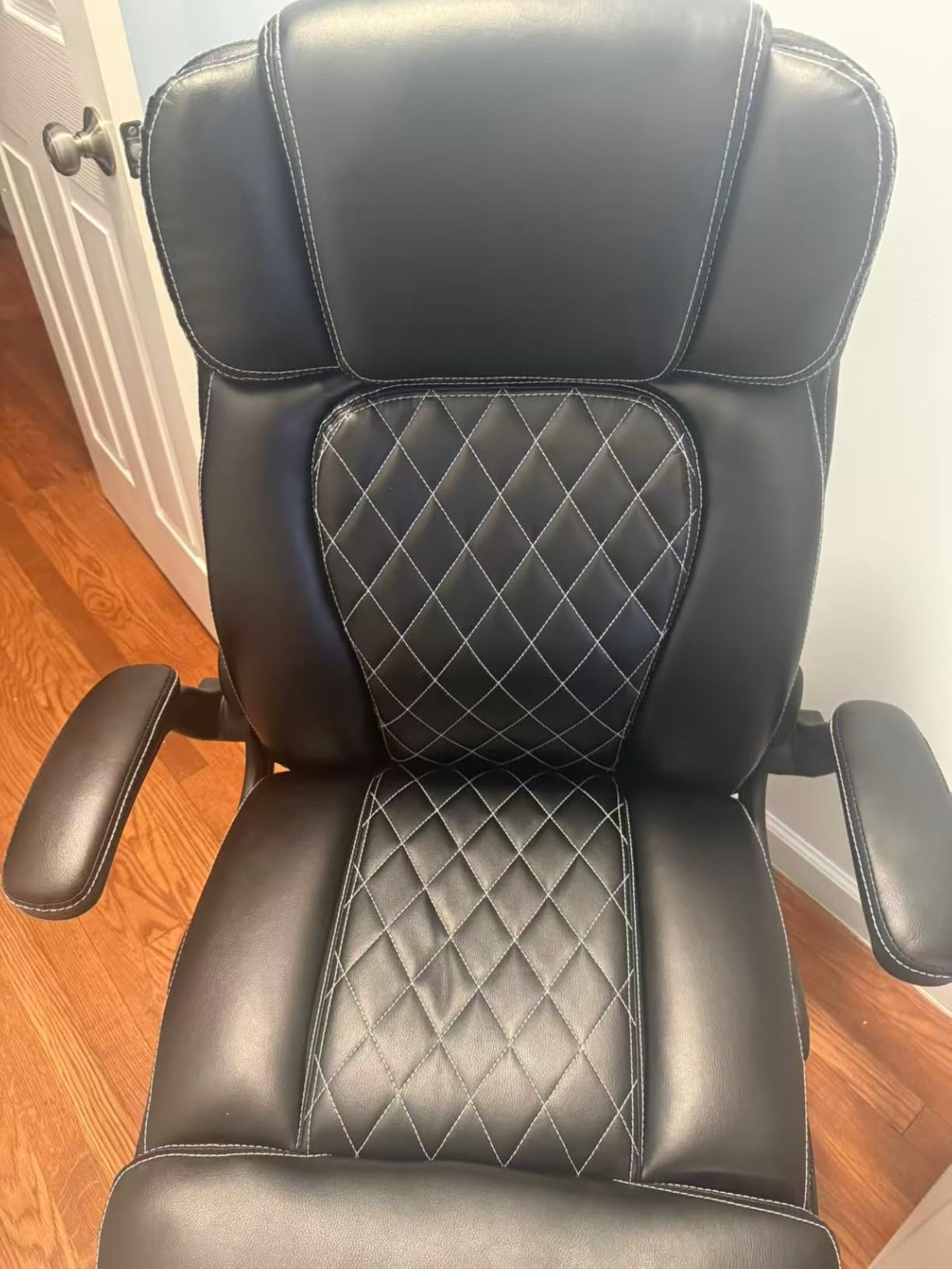 450LBS Big and Tall Executive Office Chair with Flip up Arm, Heavy Duty PU Leather Computer Desk Chair,Comfortable High Back Swivel Home Office Chair with Rolling for Adults,Spring Cushion,Metal Base customer photo 1
