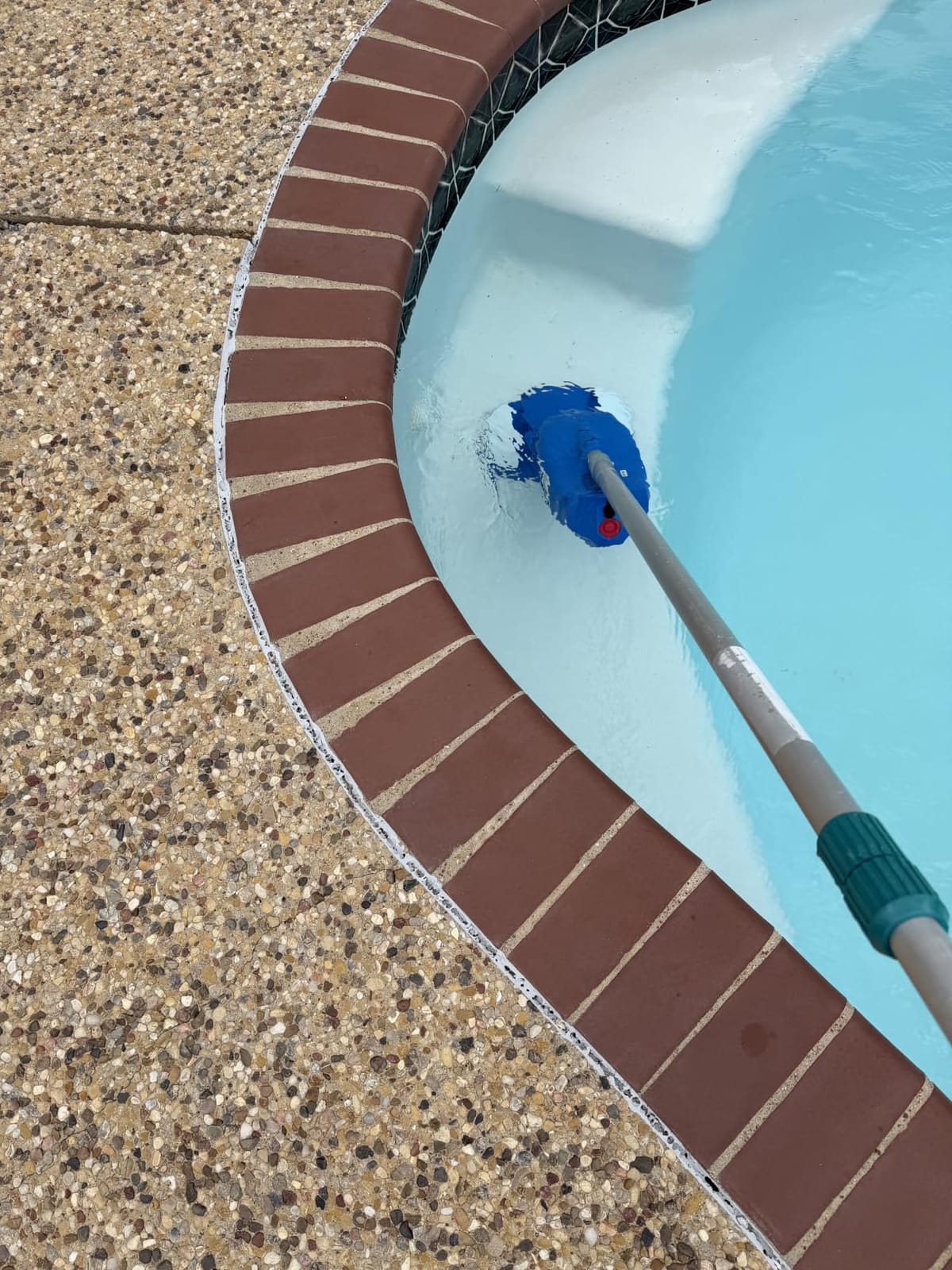 NEW 2026 POOL BLASTER Max Cordless Pool Vacuum for Inground & Above Ground Pools, More Suction Power, 60 Min Runtime, Omni-Directional Rollers, Easy Charging, Handheld, Rechargeable Pool Cleaner Vac customer photo 1