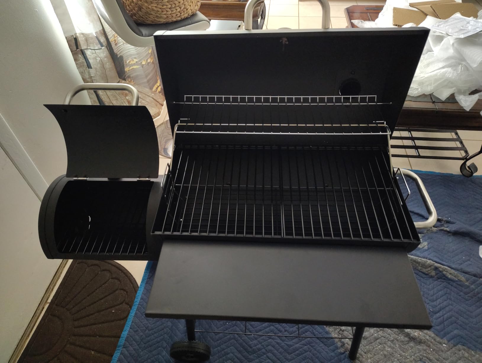 Kendane Barrel Charcoal Grill with offset smoker,550 Square Inches Cooking Area, Outdoor BBQ Grill with Front Shelf, Perfect for Backyard, Patio Parties and Picnics. customer photo 1