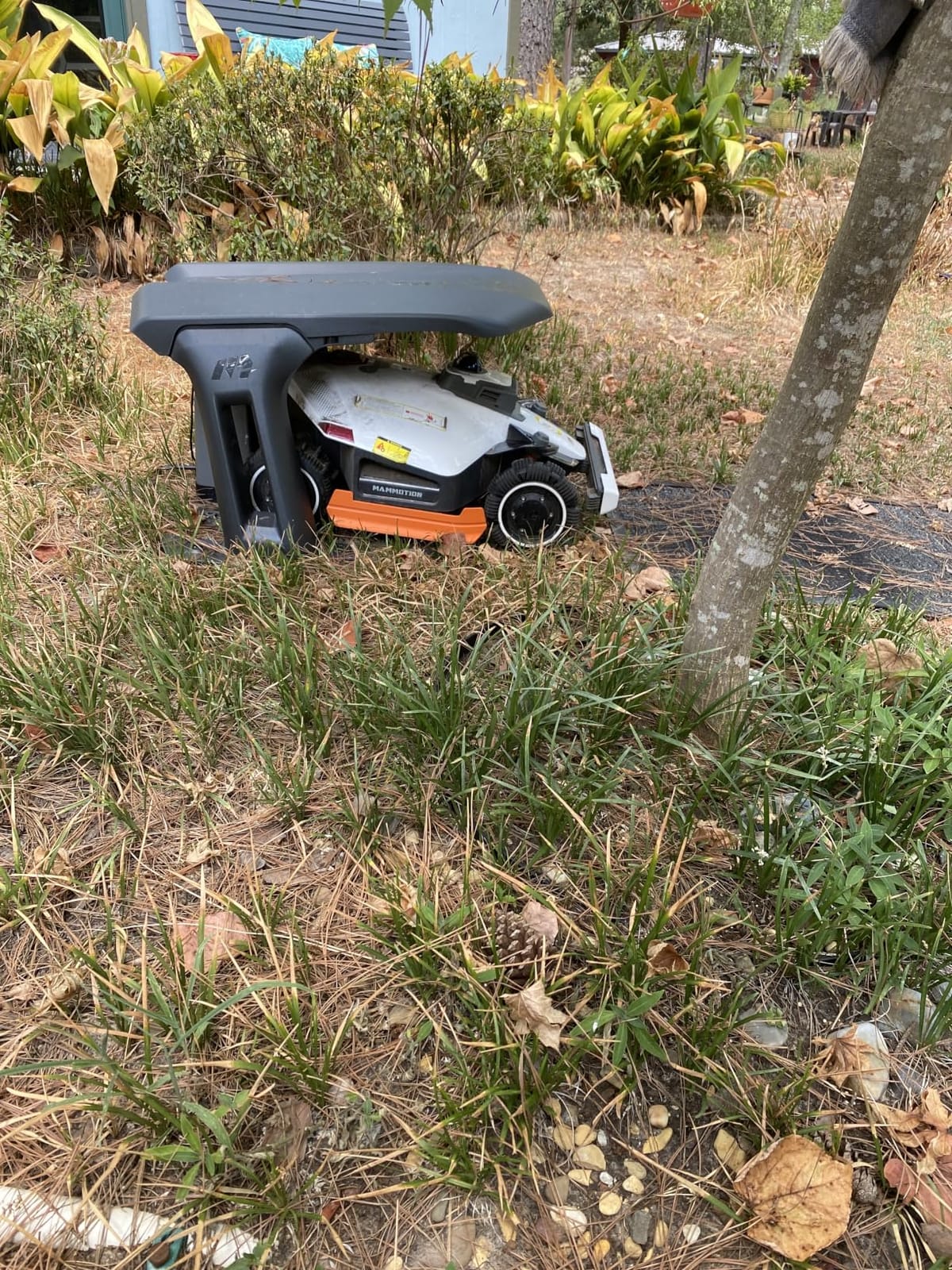 Mammotion LUBA 3 AWD 3000H Robot Lawn Mower for 0.75 Acre, 360° LiDAR+NetRTK+AI Vision Tri-Fusion Positioning, All-Wheel-Drive for 80% Slopes, 30 Multi-Zone Management, Cutting Height 2.2