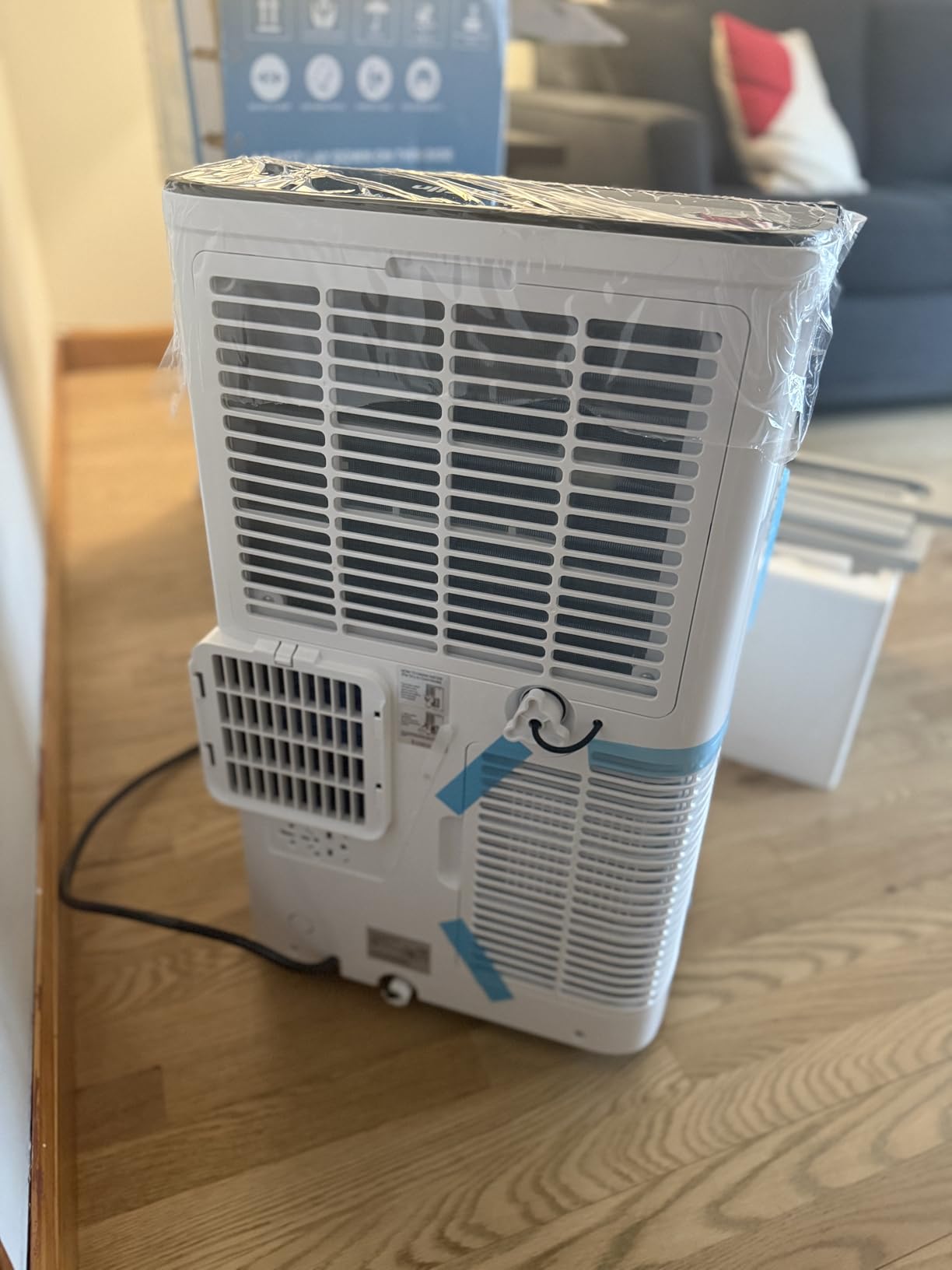 14,000 BTU Portable Air Conditioner with WiFi & Remote Control, Cools Up to 700 Sq.Ft, Auto-Evaporation Low Noise Portable AC Unit for Large Room, Office, Garage, White customer photo 1
