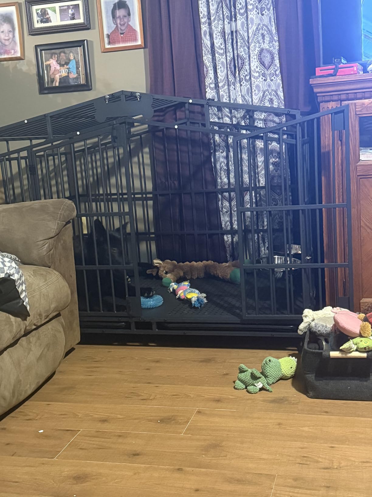 EasyCom 48 Inch XL XXL Heavy Duty Indestructible Dog Crate, Escape Proof Metal Dog Kennel with Open Top, Lockable Wheels & 2 Adjustable Bowls, Indoor Large Dog Cage for High Anxiety Big Dogs customer photo 1