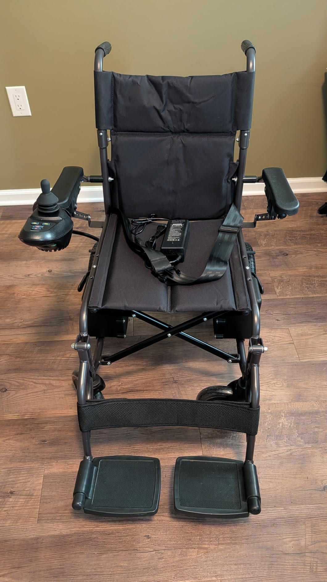 Premium Lightweight Foldable Electric Wheelchairs for Adults,Seniors customer photo 2