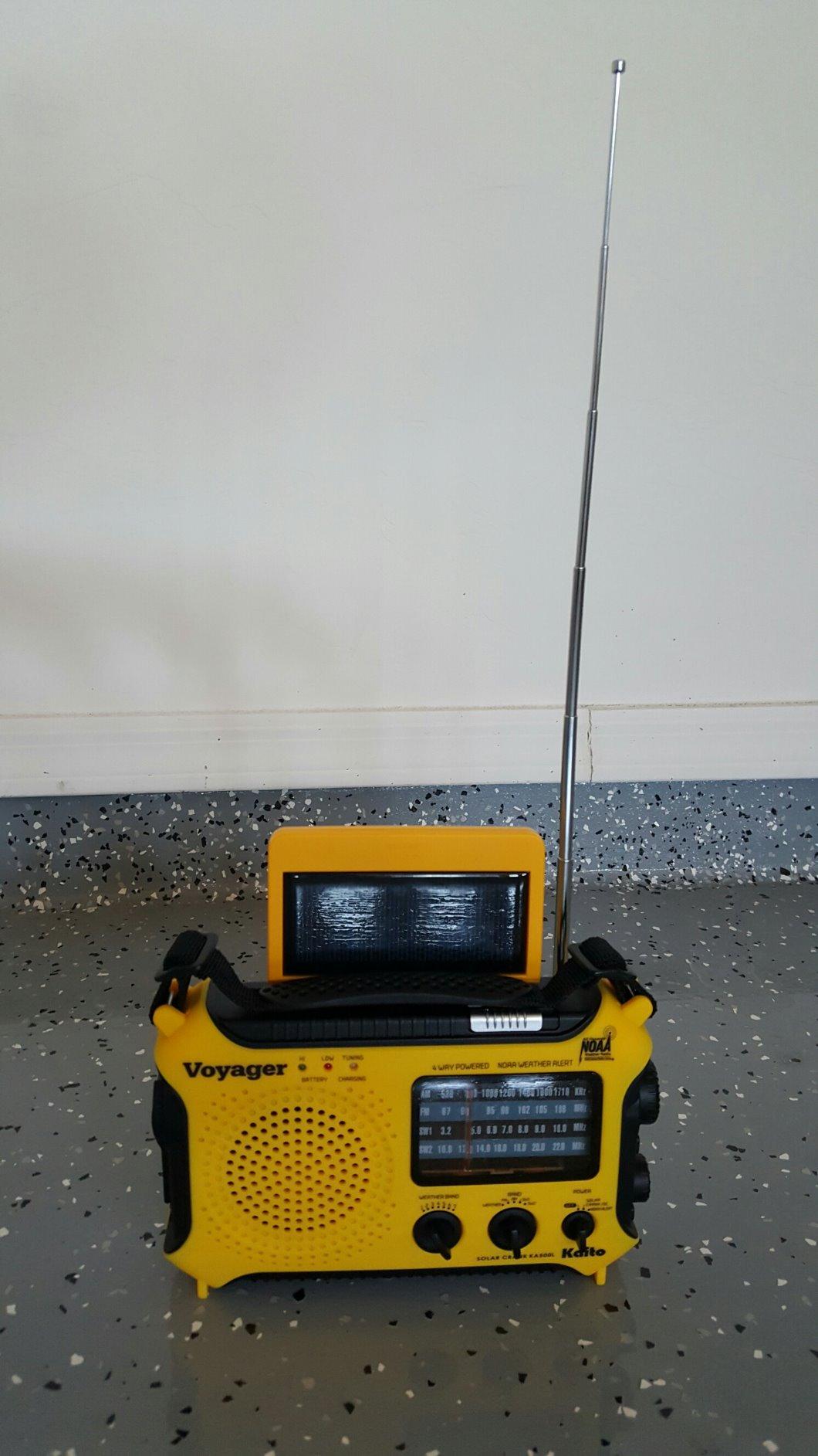 Kaito KA500 5-way Powered Emergency AM/FM/SW NOAA Weather Alert Radio with Solar,Dynamo Crank,Flashlight and Reading Lamp, Color Black customer photo 2