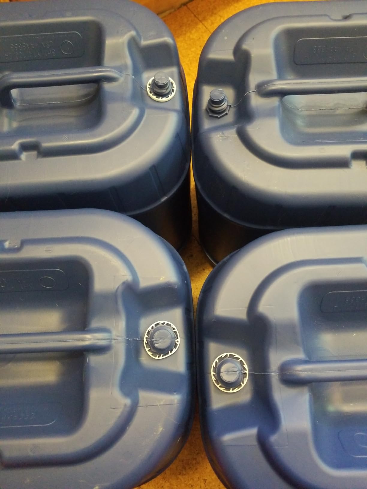 5-Gallon Stackable Water Storage Containers with Lids, Emergency Water Storage Kit Including Spigots, Wrench, and Water Preserver, 20 Gallons customer photo 2