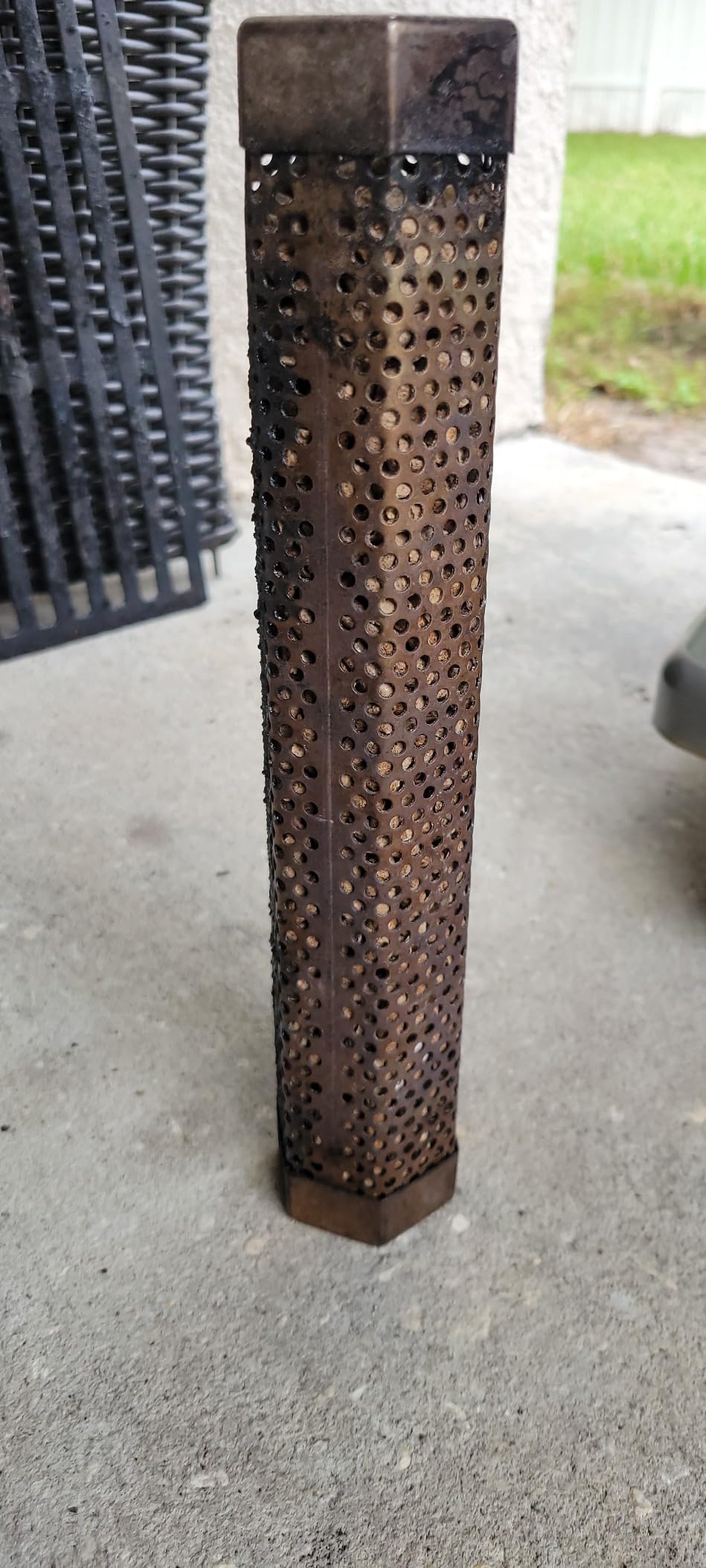LIZZQ Premium Pellet Smoker Tube 12 inches - 5 Hours of Billowing Smoke customer photo 2