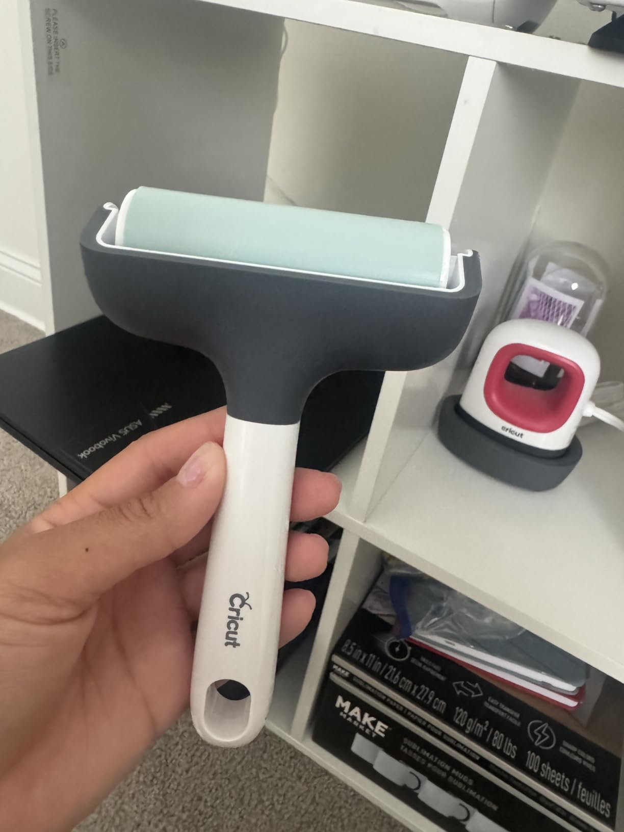 Cricut Brayer, Rubber Roller for Crafts, Works with Fabric, Vinyl, Iron-On & Inking Blocks customer photo 1