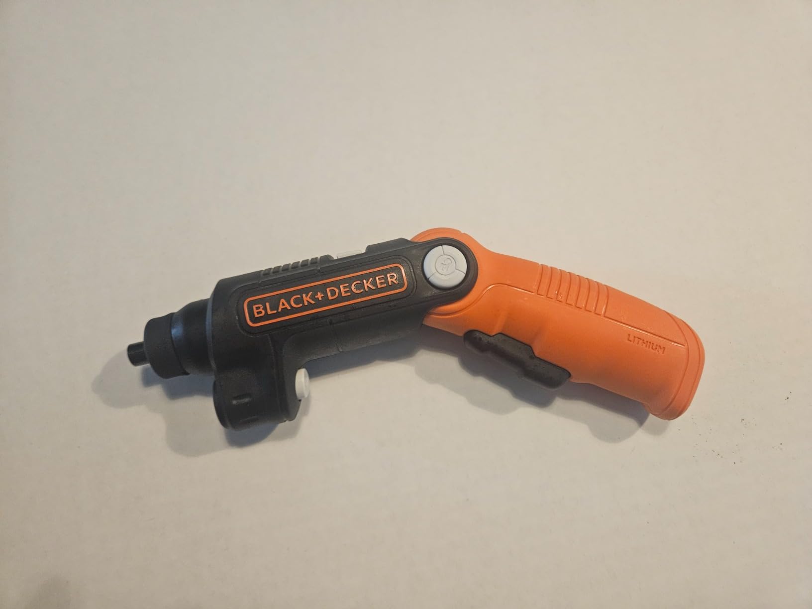 BLACK+DECKER Cordless Screwdriver with LED Light 4V MAX, Electric Screwdriver with 2 Pcs Bit Set (BDCSFL20C) customer photo 1