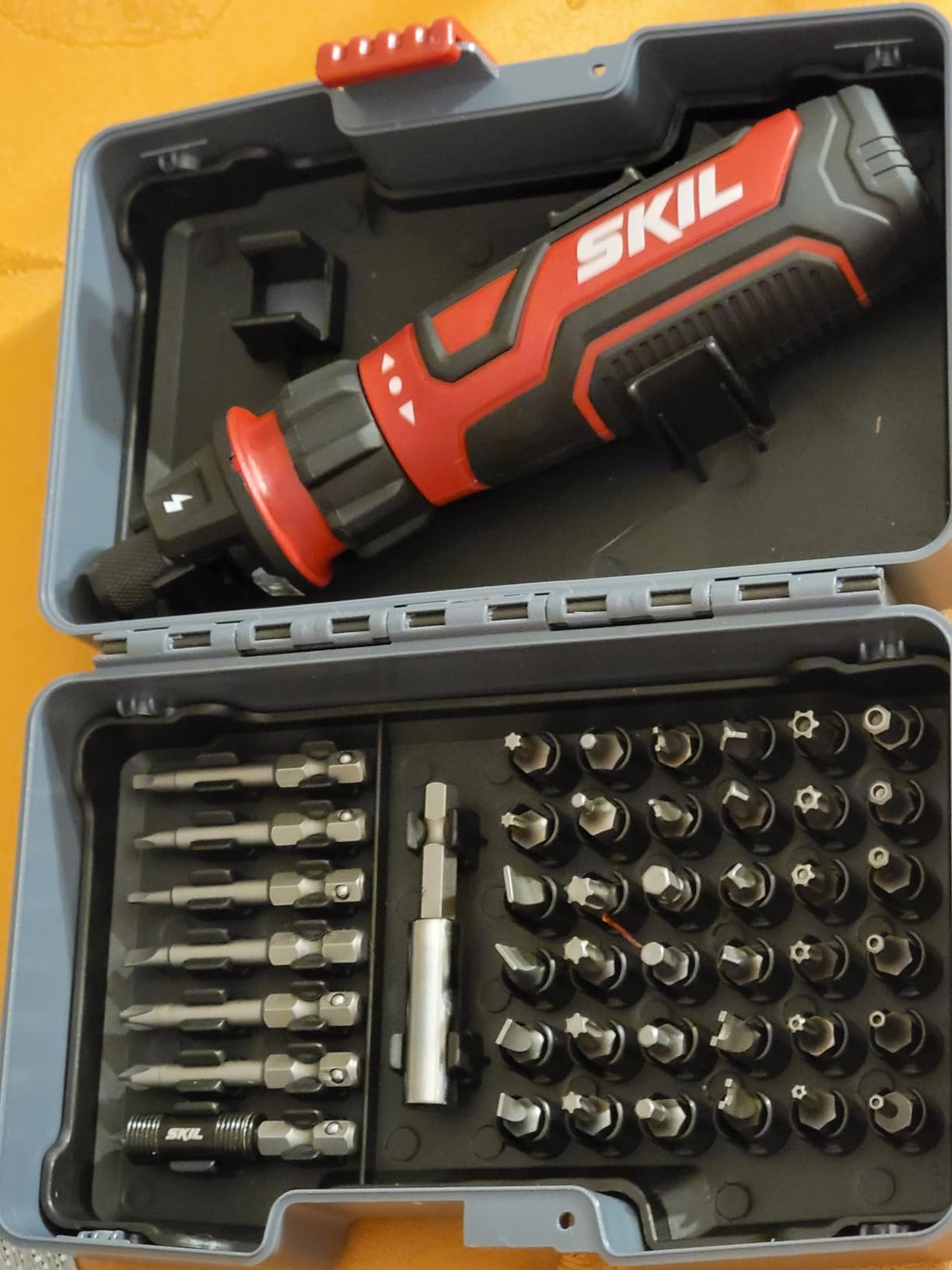 SKIL Rechargeable 4V Cordless Screwdriver with Circuit Sensor Technology Includes 45pcs Bit Set, USB Charging Cable, Carrying Case - SD561204 customer photo 2