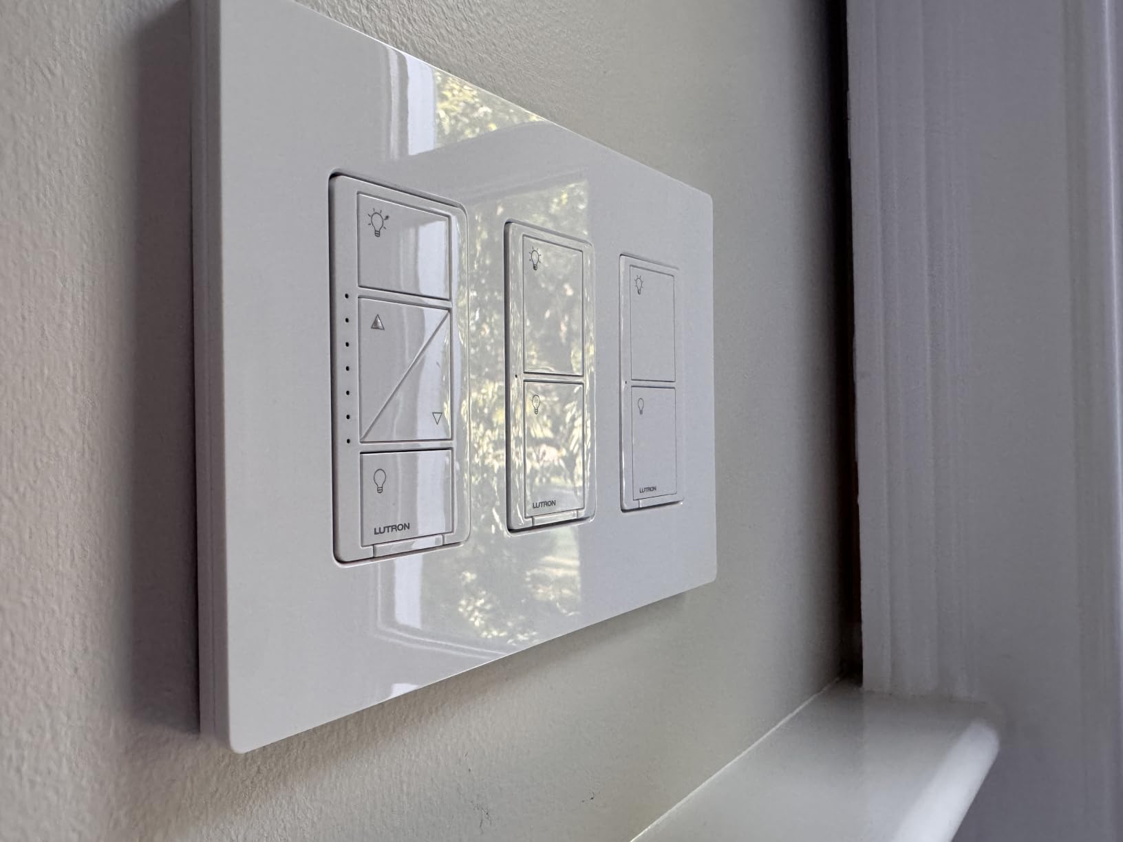 Lutron Caseta Smart Dimmer Starter Kit w/ 1 OG Dimmer, Pico, Bracket & Hub customer photo 1