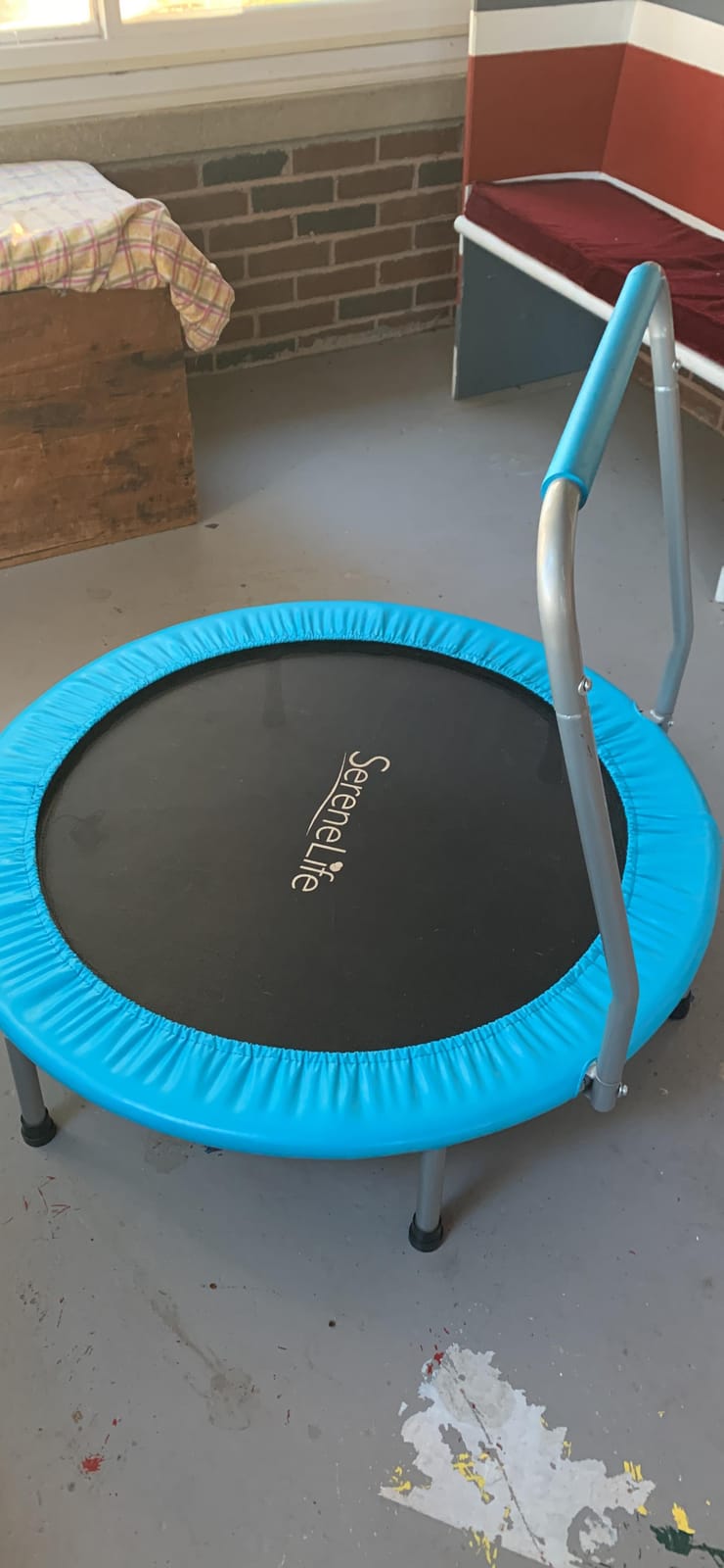 SereneLife 36″ Foldable Mini Trampoline for Kids - Compact Fitness Rebounder with Foam Handle - Safe, Stable Exercise Trampoline with 330lbs Max Load for Indoor/Outdoor Active Play & Exercise customer photo 2