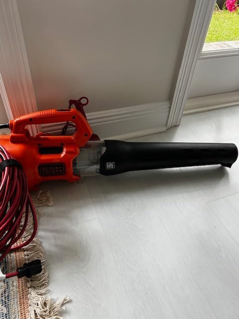 BLACK + DECKER Electric Leaf Blower, Hand Held Blowers for Lawn Care, Up to 450 CFM and 140 MPH Power, Axial, Lightweight, Corded (BEBL750) customer photo 1