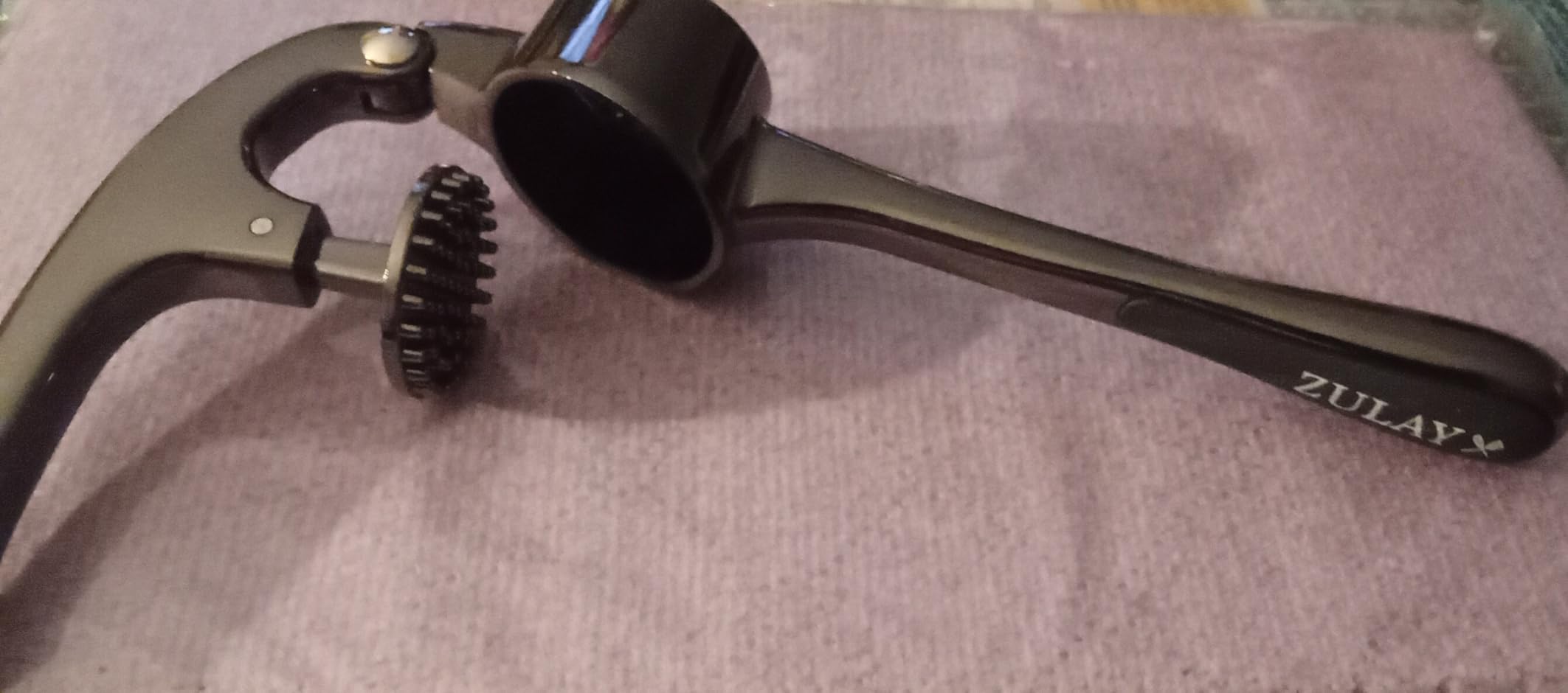 Zulay Garlic Press customer photo 2