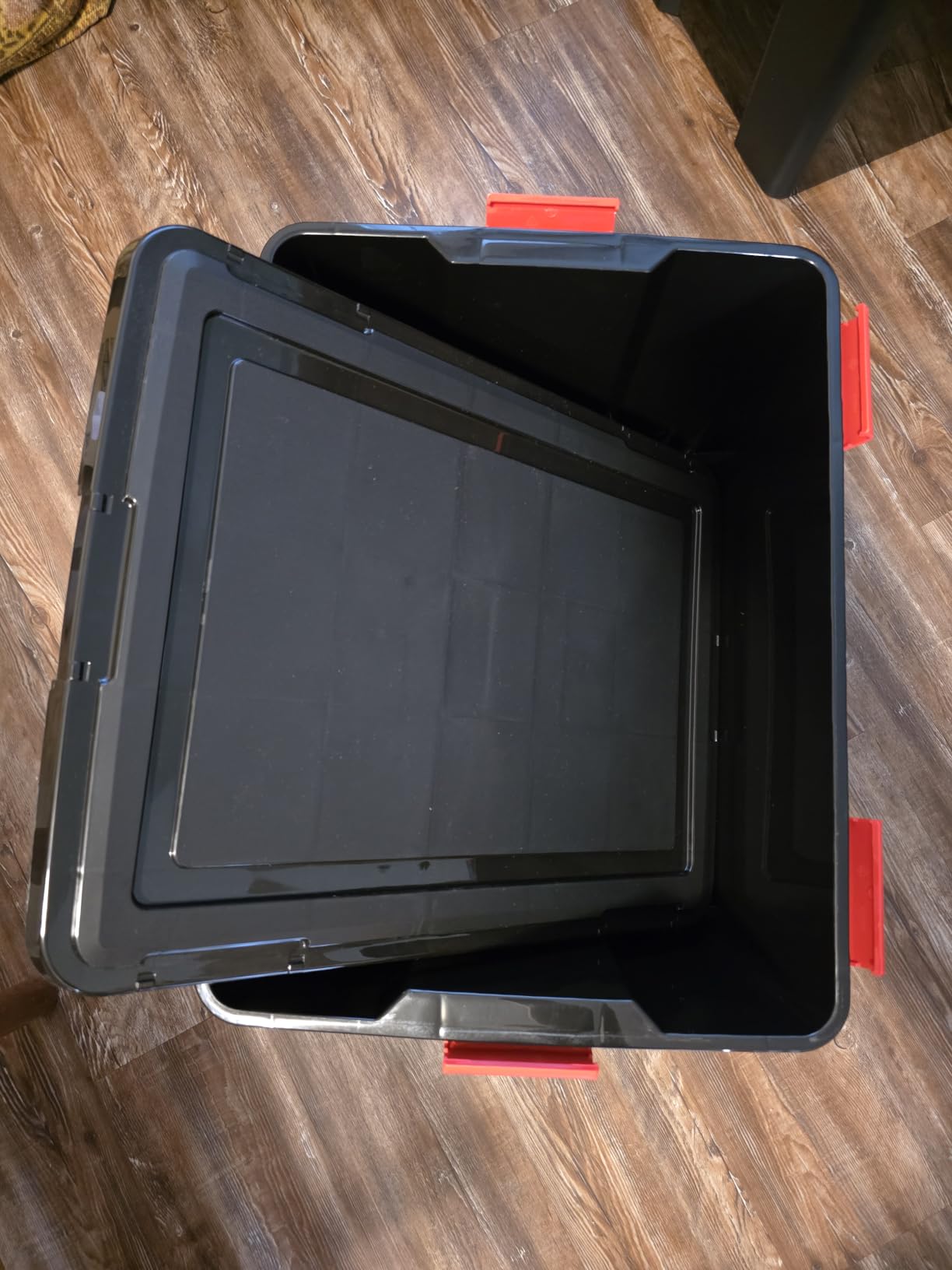 IRIS USA 4-Pack 74 Qt Storage Bins with Gasket Lids, Black/Red customer photo 1