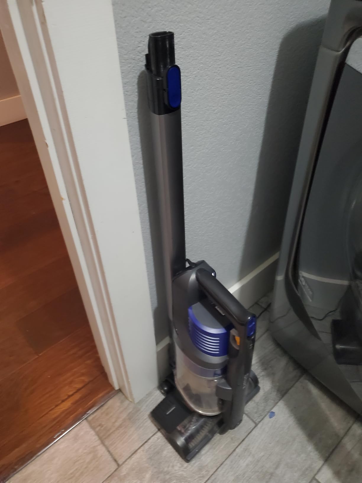 Shark Pet Cordless Stick Vacuum, 40-Min Runtime, Lightweight, Grey, IX141 customer photo 1