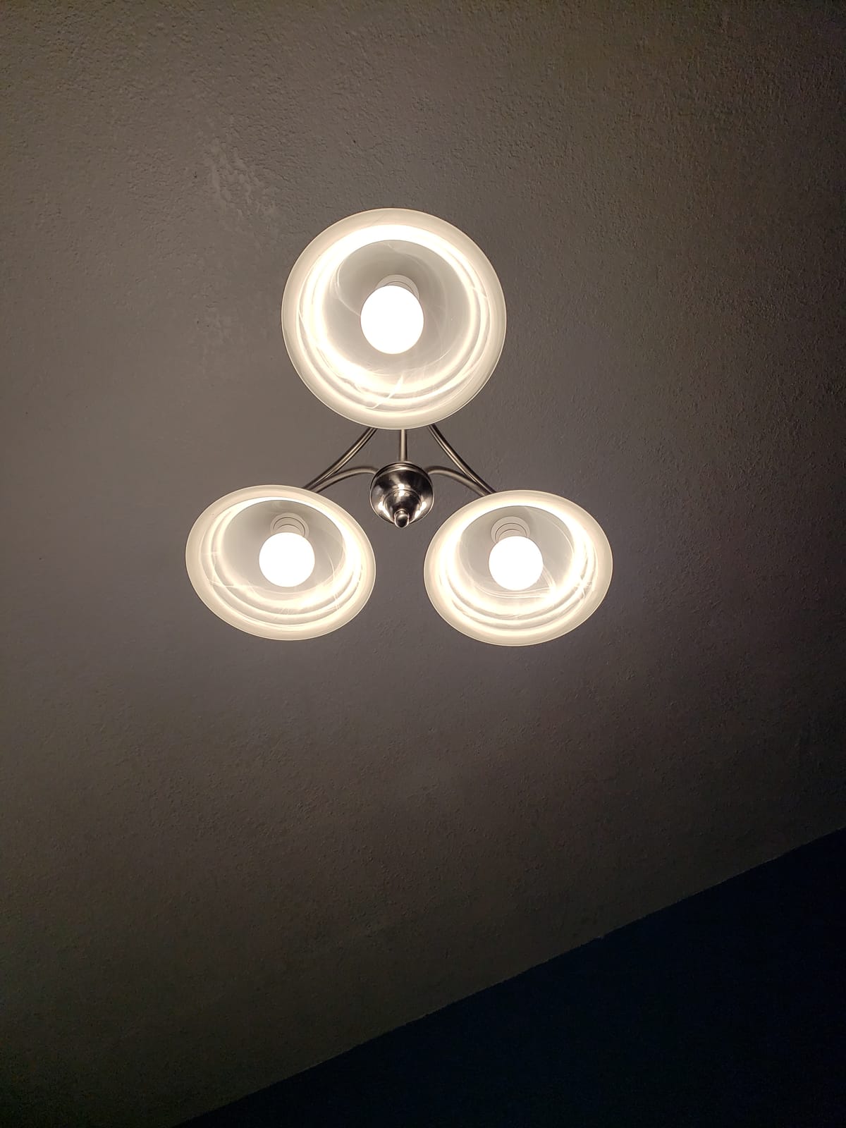 Ring A19 Smart LED Bulb — Energy-efficient with 800 lumens of white light, works with Amazon Sidewalk, White customer photo 2