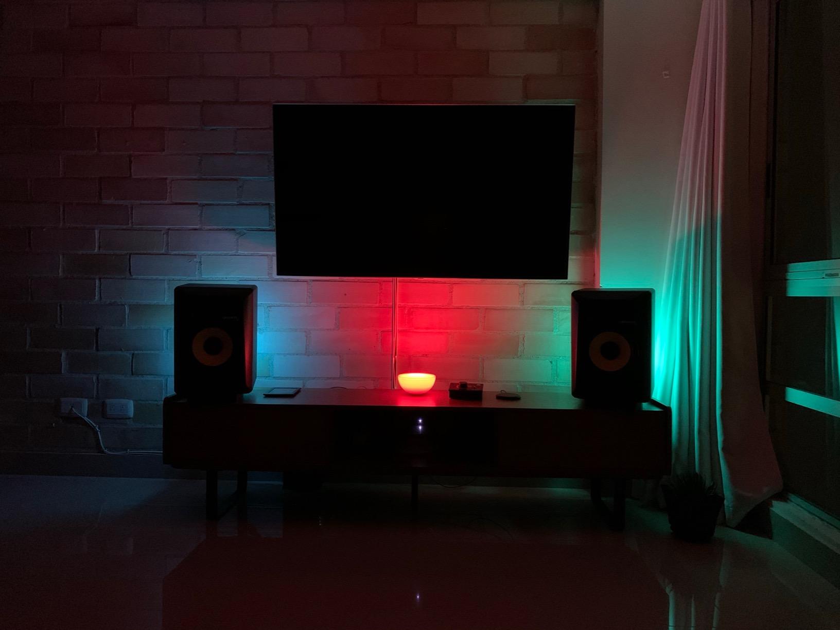 Philips Hue Go Portable Lamp customer photo 2