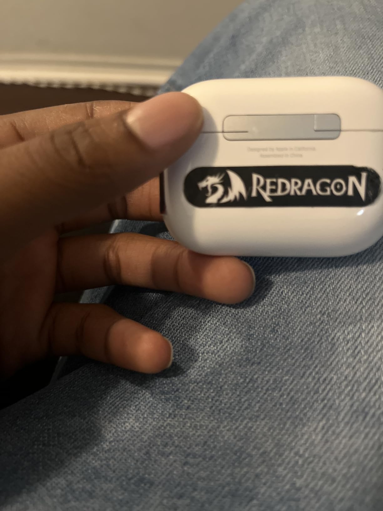 AirPods Pro 1st Gen Renewed customer photo 2