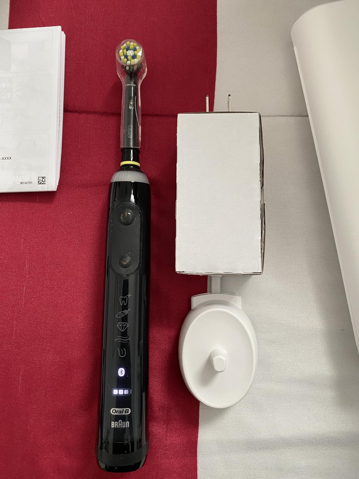 Oral-B Genius X Limited Rechargeable Electric Toothbrush with 1 Replacement Brush Head, Travel Case, White customer photo 2