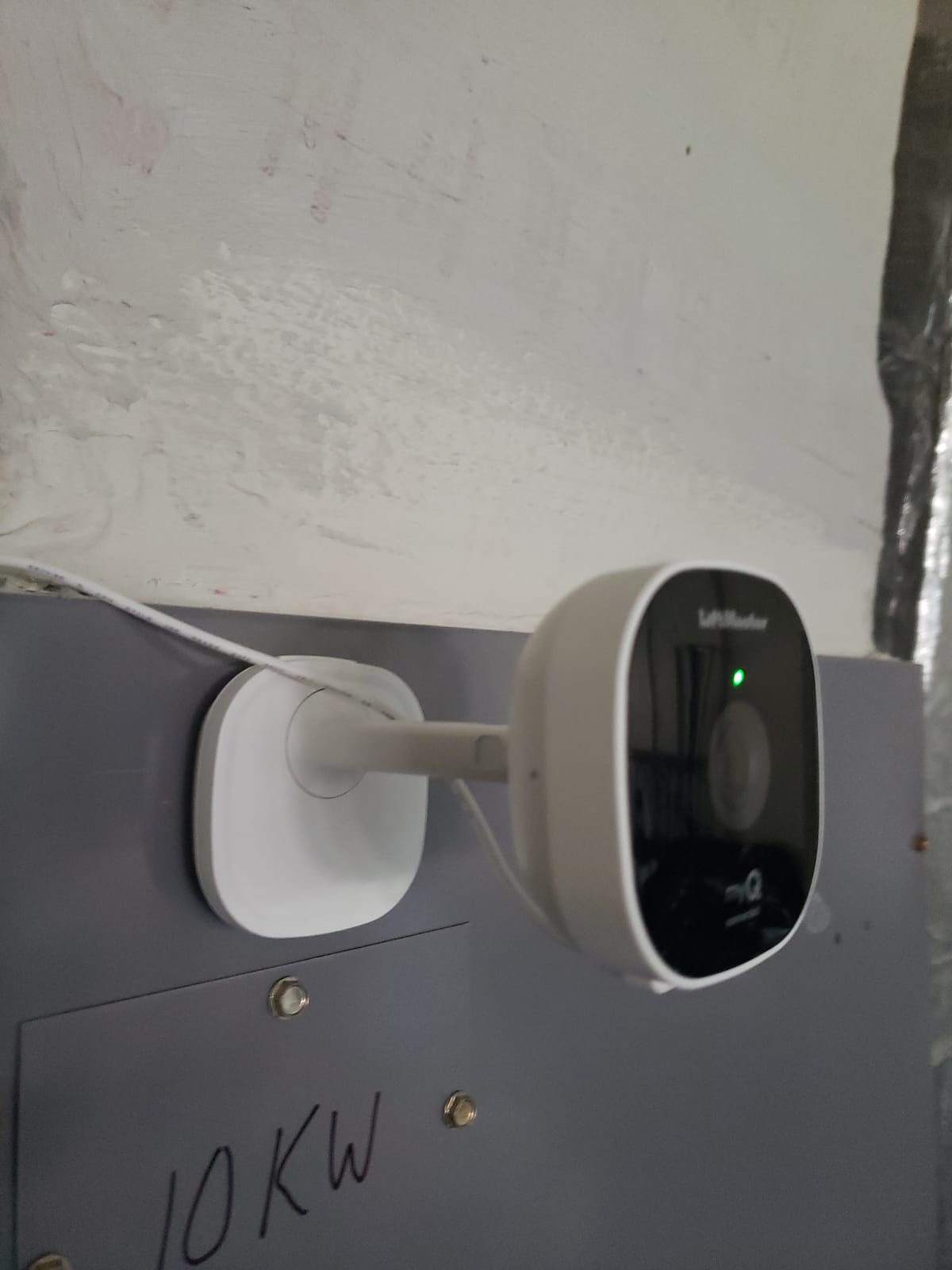 FAS LiftMaster myQ Smart Garage Security Camera, 1080p HD Video WiFi customer photo 2
