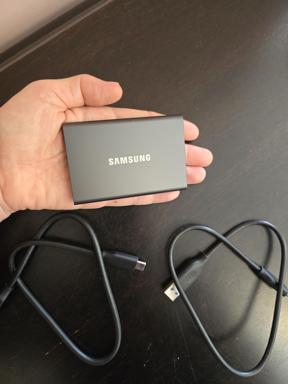 Samsung T7 Portable SSD 1TB Titan Gray, USB 3.2 Gen 2, Up to 1,050MB/s customer photo 1