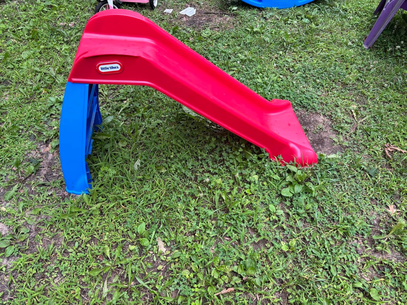 Little Tikes Light-Up First Slide for Kids Indoors/Outdoors , Red customer photo 2