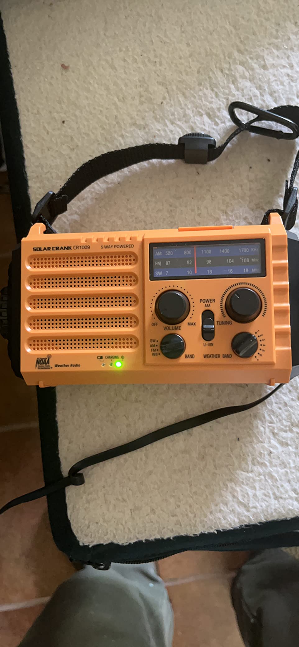 Emergency Crank Weather Radio with NOAA Auto Alerts and Shortwave, 5000mAh customer photo 1