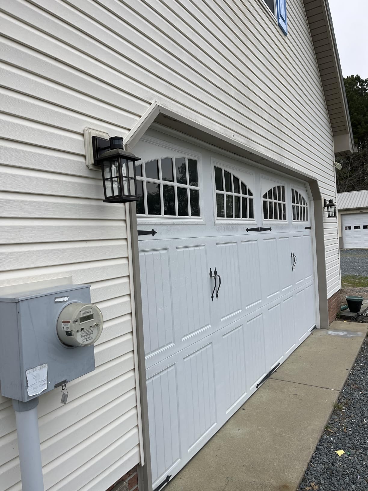 VerRon 13in Motion Sensor Porch Light, Dusk to Dawn Outdoor Light Fixtures customer photo 2
