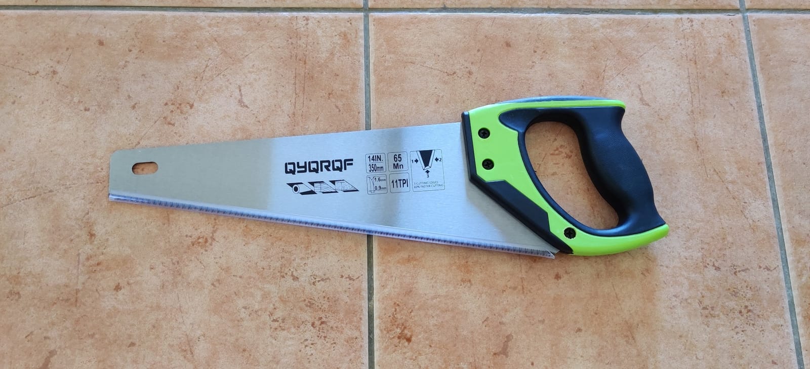 14 in. Pro Hand Saw, 11 TPI Fine-Cut Soft-Grip Hardpoint Handsaw Perfect for Sawing, Trimming, Gardening, Cutting Wood, Drywall, Plastic Pipes, Sharp Blade, Ergonomic Non-Slip Handle (green) customer photo 1