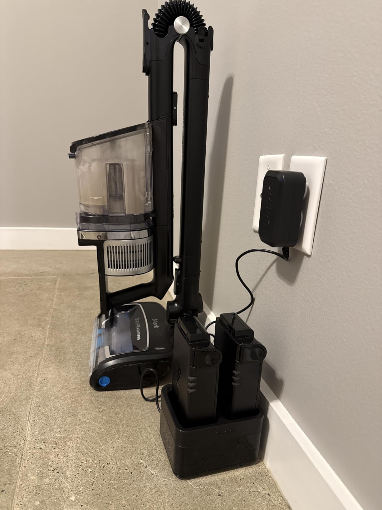 Shark Vertex Pro Cordless Stick Vaccum, Black/Silver, IZ682H customer photo 1