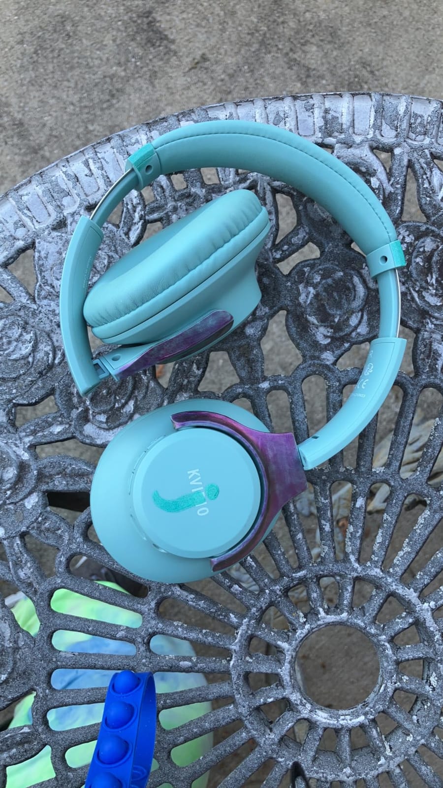 KVIDIO Bluetooth Headphones Wireless Over Ear Headsets 65H Playtime customer photo 1