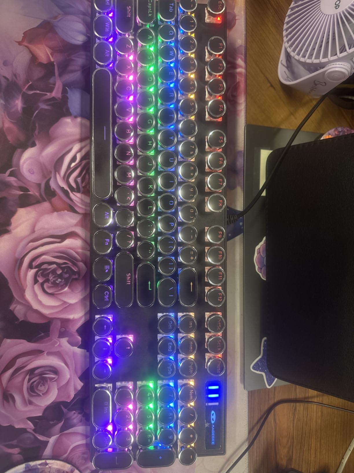 Camiysn Typewriter Style Mechanical Gaming Keyboard, Black Retro Punk Gaming Keyboard with RGB Backlit, 104 Keys Blue Switch Wired Cute Keyboards, Round Keycaps for Windows/Mac/PC customer photo 2