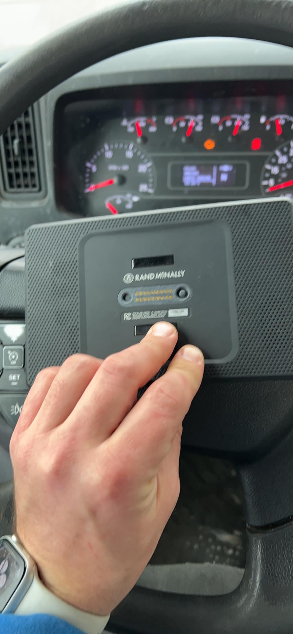 Rand McNally TND 750 7-inch GPS Truck Navigator with Built-in Dash Cam, Easy-to-Read Display and Custom Truck Routing (Renewed) customer photo 2