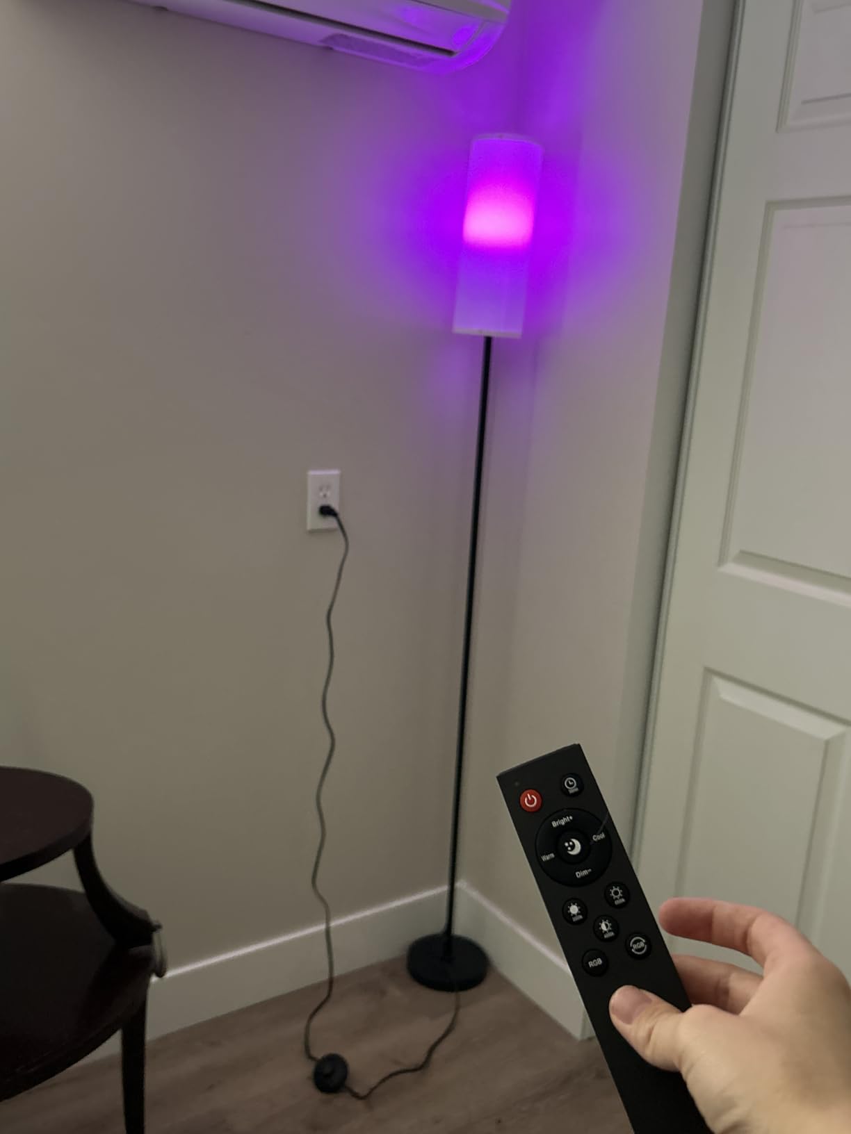 Qaubauyt Smart LED Floor Lamp with APP Control & RGB Colors - Dimmable Standing Lamp for Living Room, Bedroom, Gaming - Remote, Timer, 9W Bulb Included, 67
