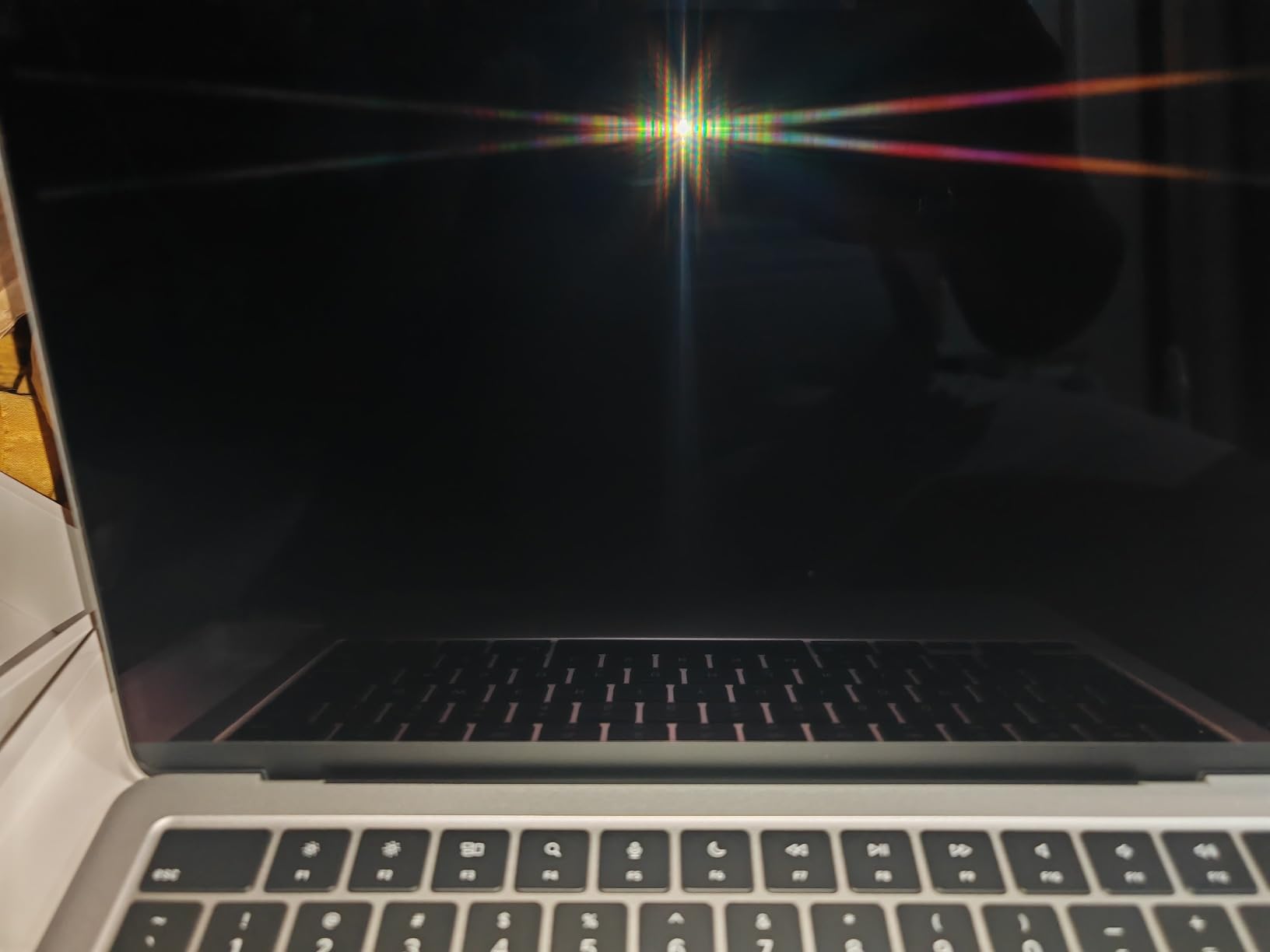 Apple 2022 MacBook Air Laptop with M2 chip, 13.6-inch, 8GB RAM, 512GB SSD Storage, Midnight (Renewed) customer photo 2