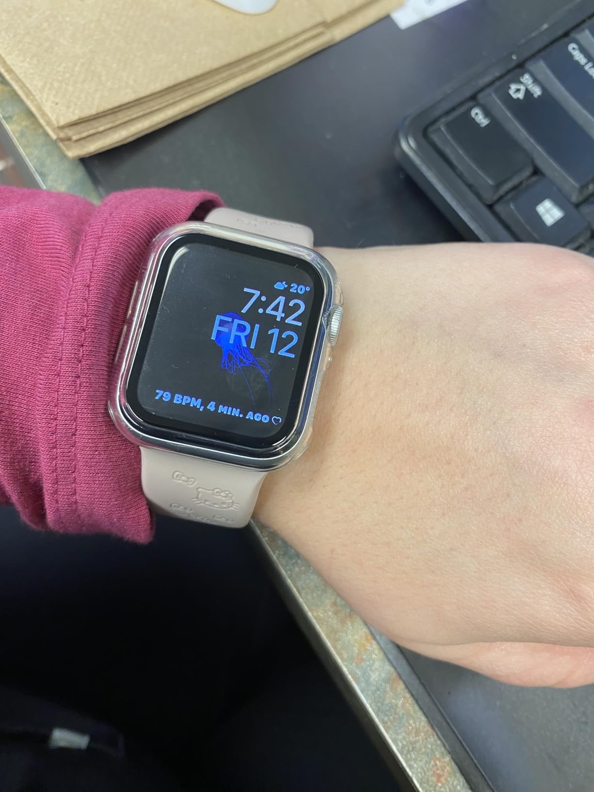 Apple Watch Series 6 (GPS + Cellular, 40mm) - Silver Aluminum Case with White Sport Band (Renewed) customer photo 2