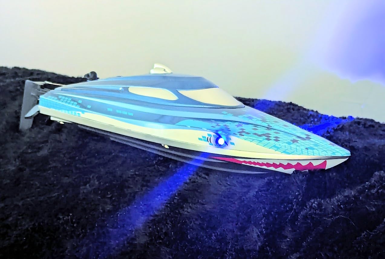 DEERC High-Speed RC Boat, 20+ MPH, Fast Remote Control Shark Racing Boat customer photo 1