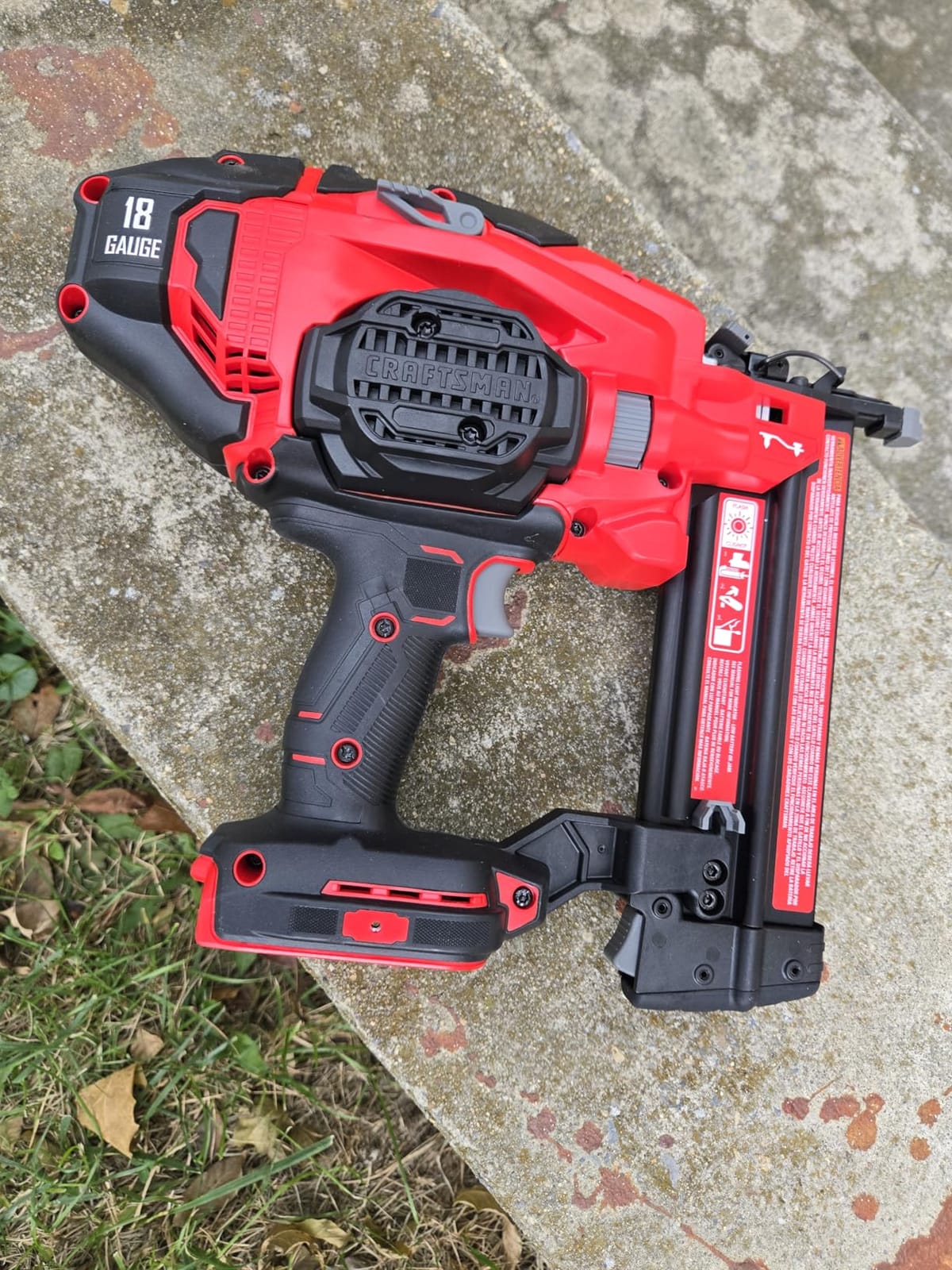 CRAFTSMAN V20 Brad Nailer, 18GA, Cordless, Bare Tool Only (CMCN618B) customer photo 2