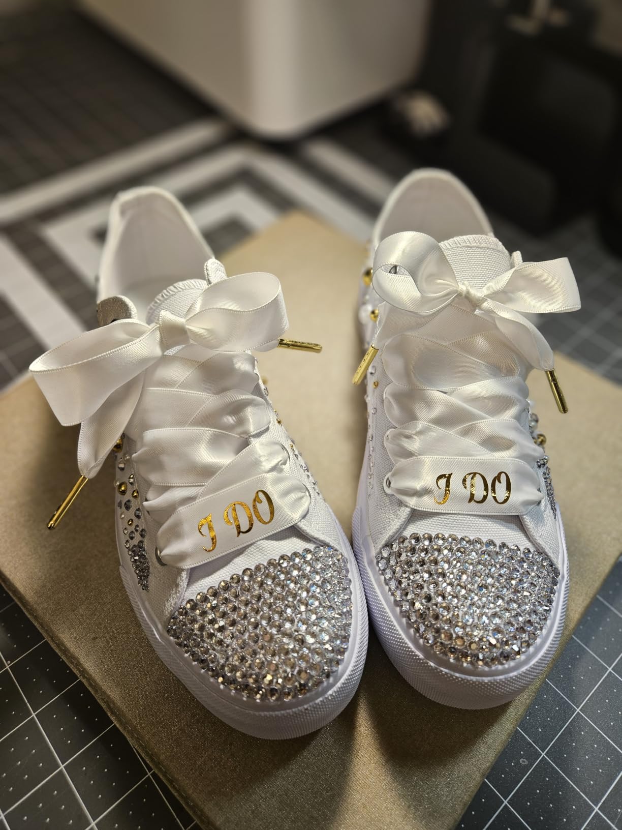 hash bubbie White Sneakers for Women Low Top Canvas Shoes Womens Canvas Sneakers Women's Fashion Sneakers Slip on Casual Tennis Shoes customer photo 1