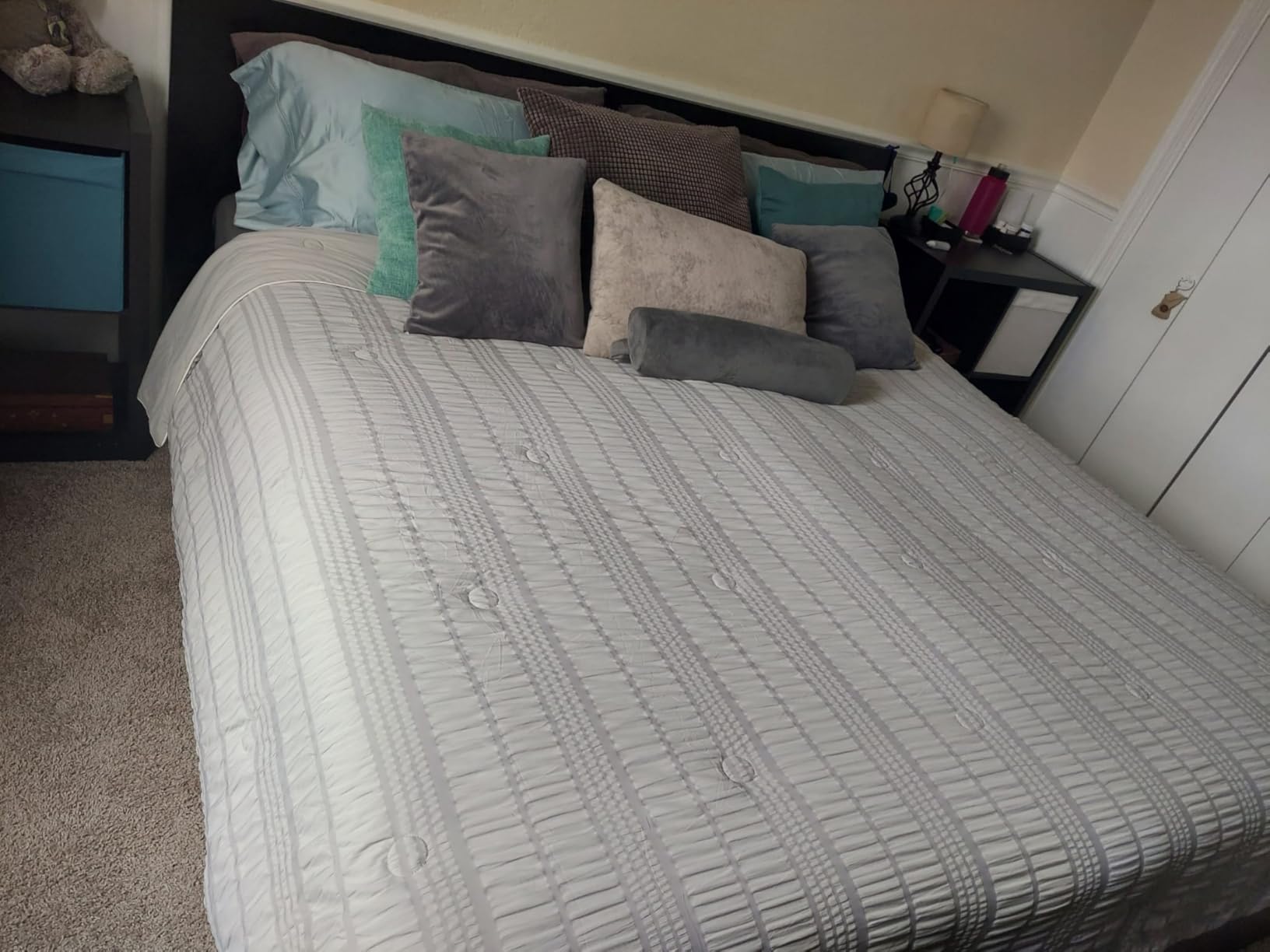 Cozy Bliss Seersucker Cooling Comforter Queen Size, Q-Max 0.45 Reversible Lightweight Cooling Blanket, Breathable Silk Smooth Summer Bedding Quilt for Hot Sleepers Night Sweats Dark Grey customer photo 2