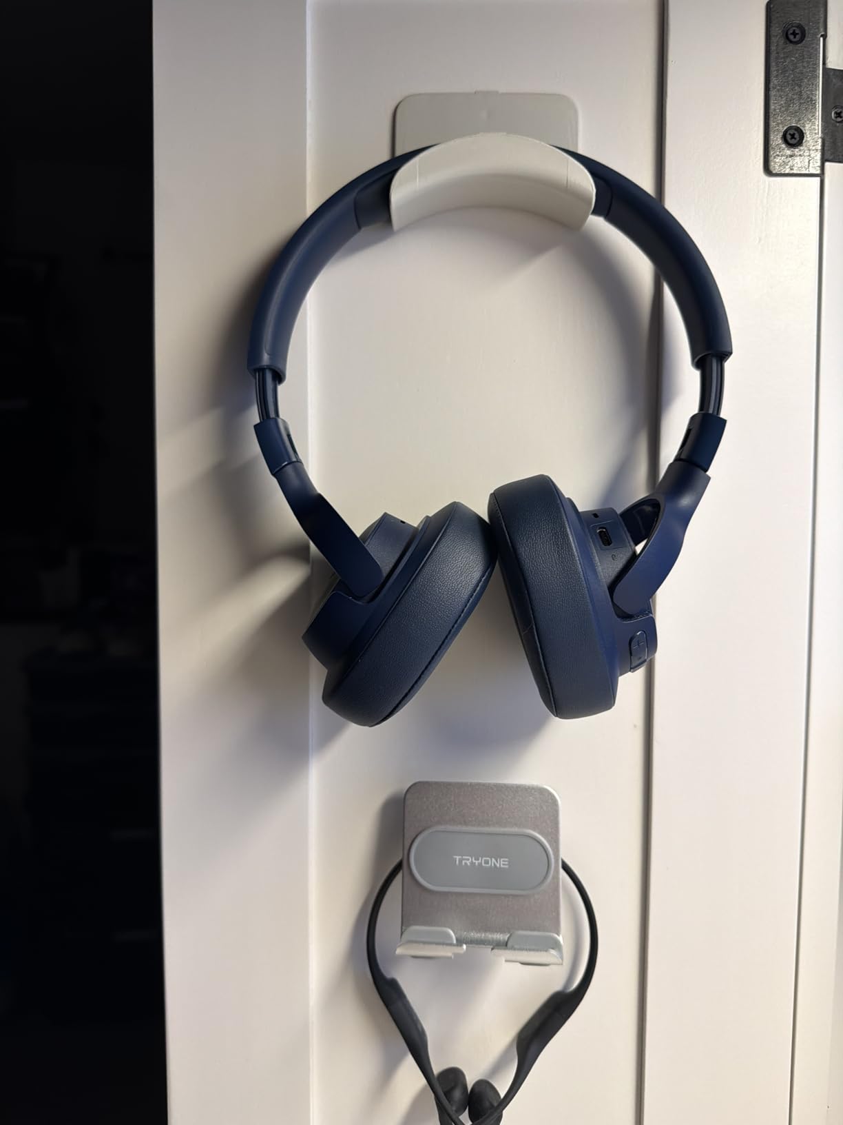 JBL Tune 720BT - Wireless Over-Ear Headphones - White customer photo 1