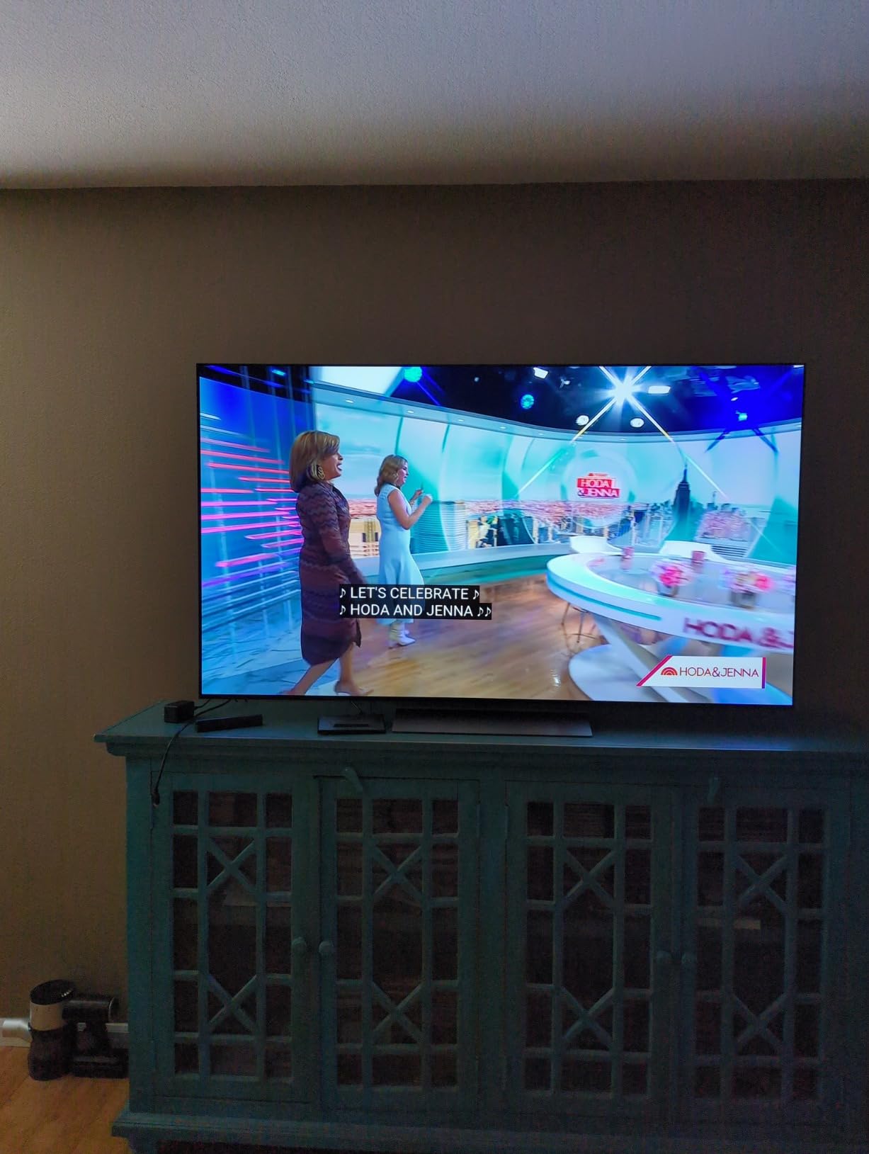 LG OLED55C4PUA 55-inch C4 customer photo 1