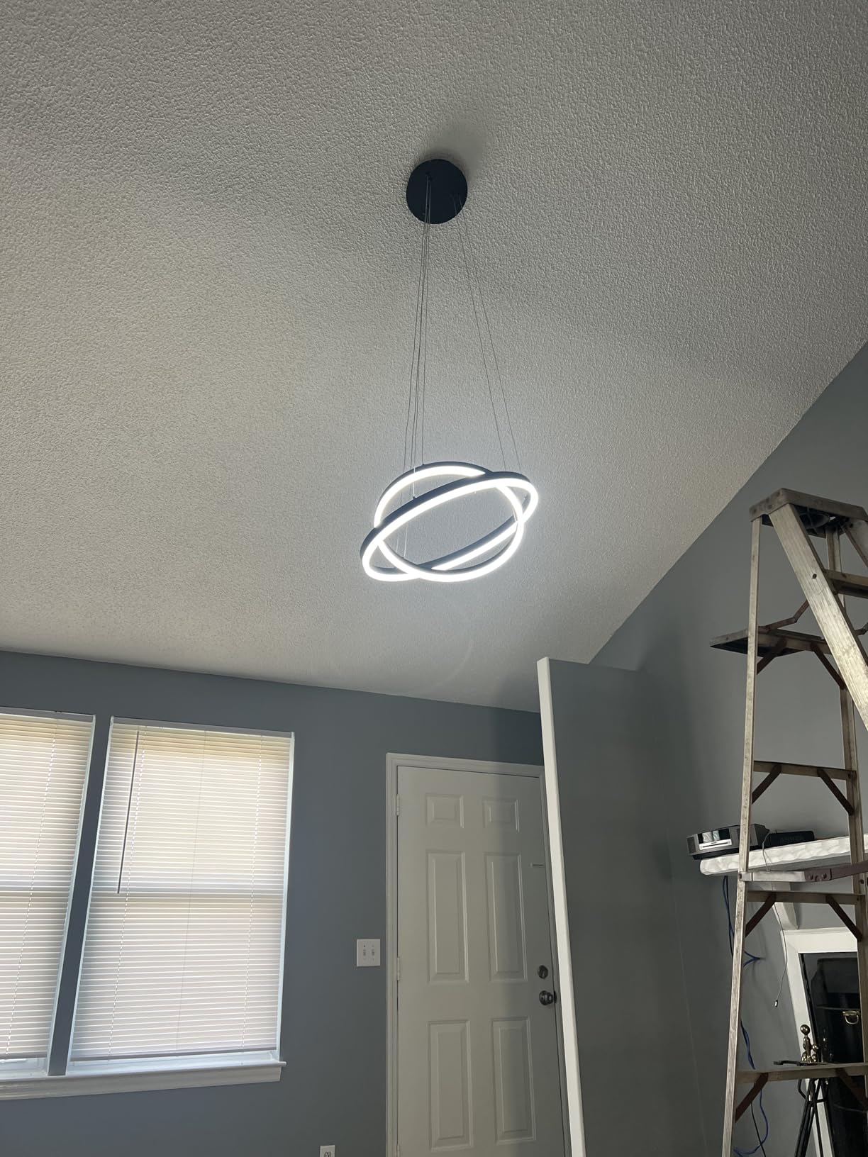 5-Rings D31.5in Modern LED Chandelier Gold Dimmable High Ceiling Chandeliers Foyer with Remote Control for Entryway Living Room Dining Room Staircase, 3000K-6500K customer photo 1