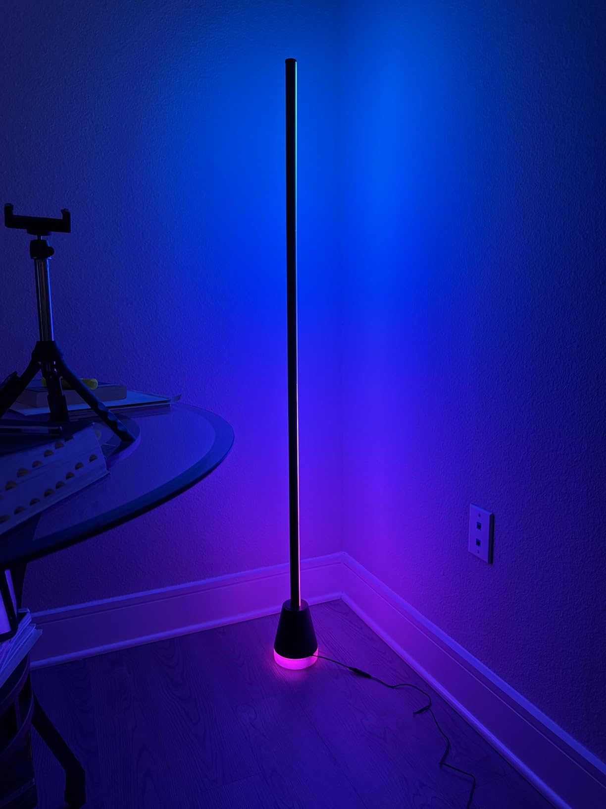Keepsmile Smart RGB LED Corner Floor Lamp,172 LEDs Bright Standing Lamps for Living Room with APP and Remote,Modern Floor Lamp with Music Sync and 16 Million Colors, Ambient Lighting for Bedroom customer photo 2