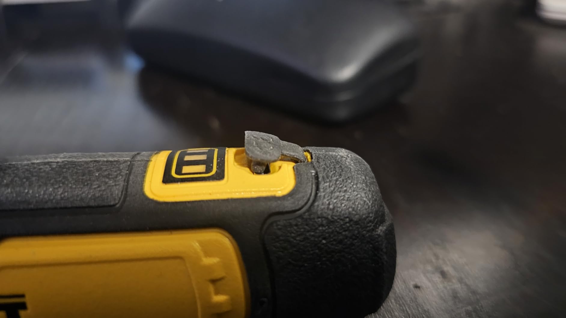 DEWALT Cordless Screwdriver, 4V USB Rechargeable Electric Screwdriver with 12 pcs Screwdriver Bit Set, LED Light, FLEXDRIVE Control, Compact, Ergonomic (DWHT66719) customer photo 1
