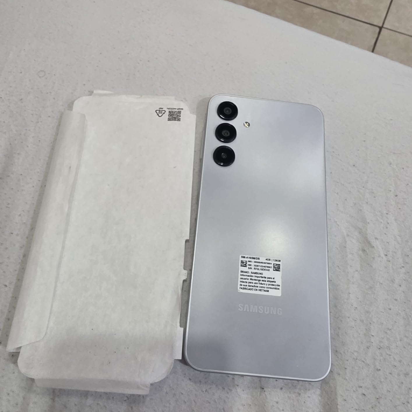 Samsung Galaxy A16 4G LTE (128GB + 4GB) International Model SM-A165F/DS Factory Unlocked, 6.7