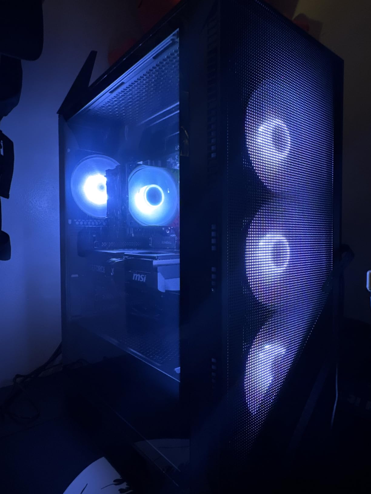 msi Codex Z2 Gaming Desktop, AMD R7-8700F, RTX 5070, 32GB DDR5, 2TB SSD customer photo 1